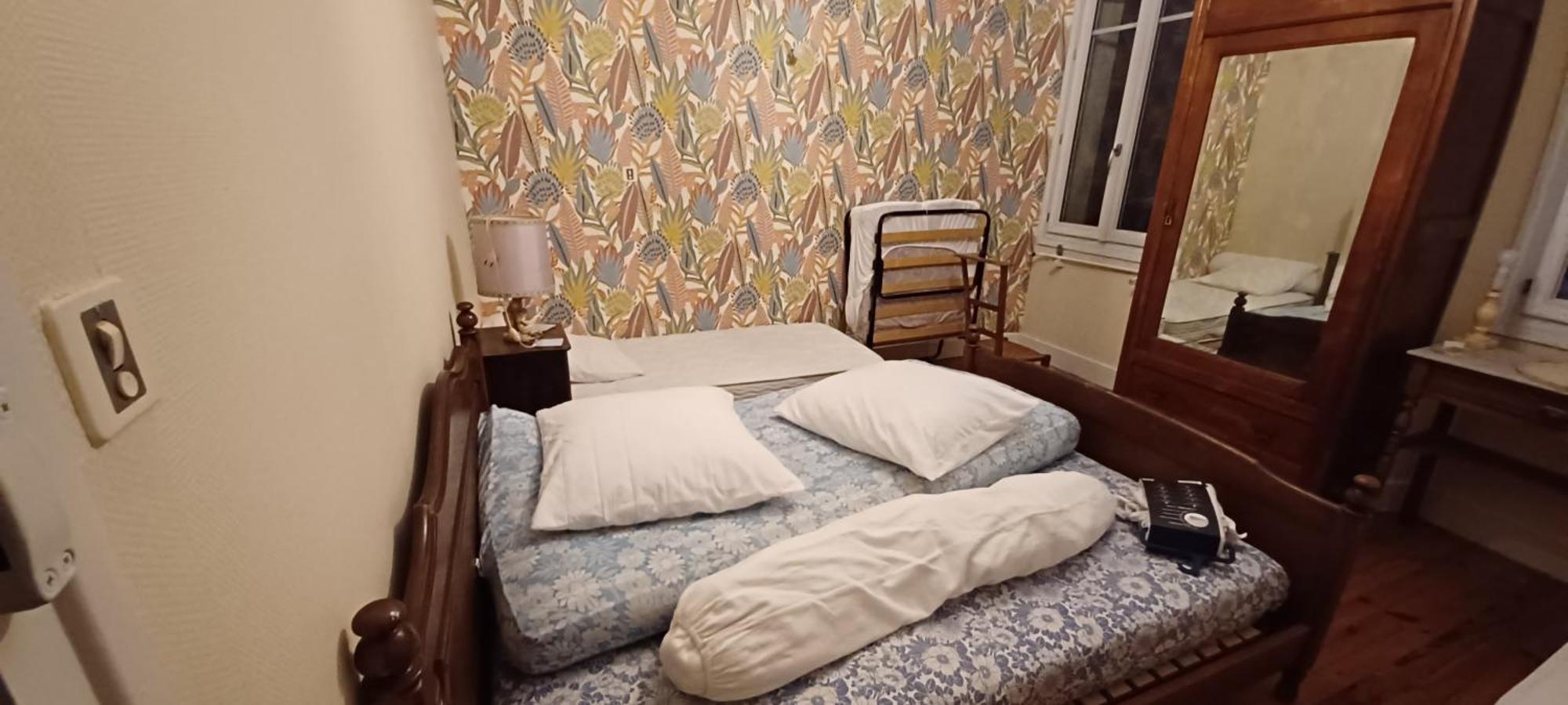 Chez Virginie - Chambre Du Bourg ルルド エクステリア 写真